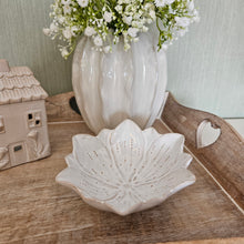 Load image into Gallery viewer, Agnes Flower Dish Ornament