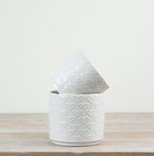 Load image into Gallery viewer, White Heart Plant Pot
