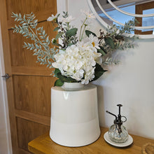 Load image into Gallery viewer, Betsie Vase
