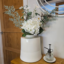 Load image into Gallery viewer, Betsie Vase
