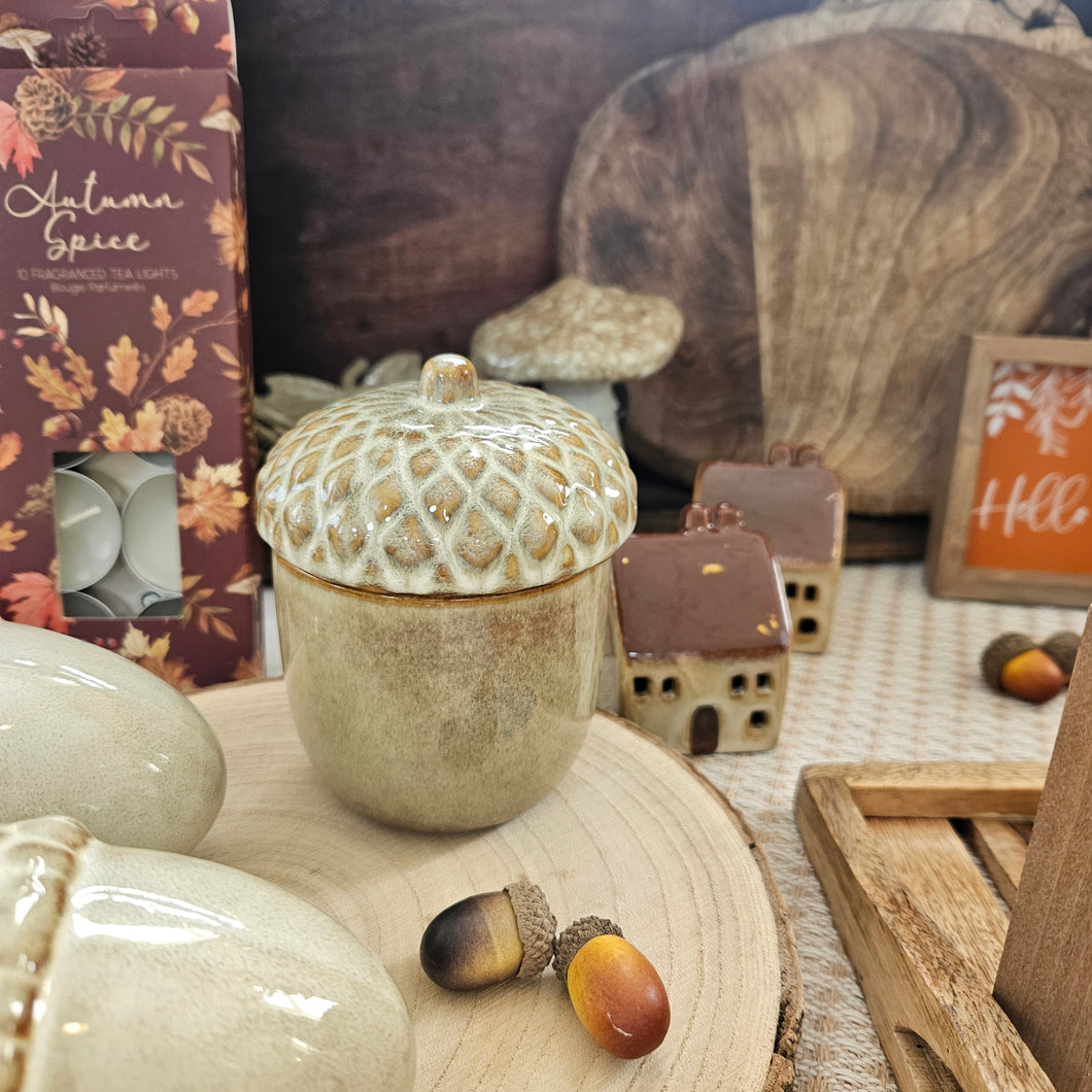 Acorn Pot