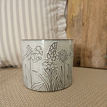 Load image into Gallery viewer, Floral Plant Pot
