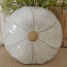 Load image into Gallery viewer, Daisy Vase
