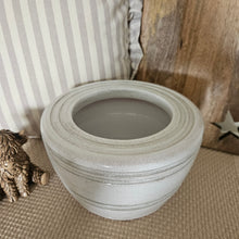 Load image into Gallery viewer, Terracotta Round Planter
