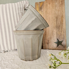 Load image into Gallery viewer, Grey Ribbed Pot Cover
