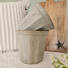 Load image into Gallery viewer, Grey Ribbed Pot Cover
