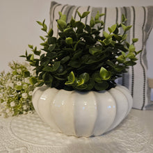 Load image into Gallery viewer, Portia Plant Pot
