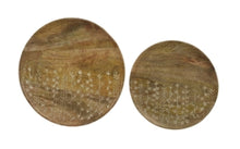Load image into Gallery viewer, Round Mangowood Patterned Plate
