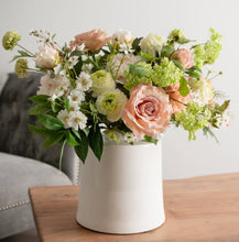 Load image into Gallery viewer, Betsie Vase
