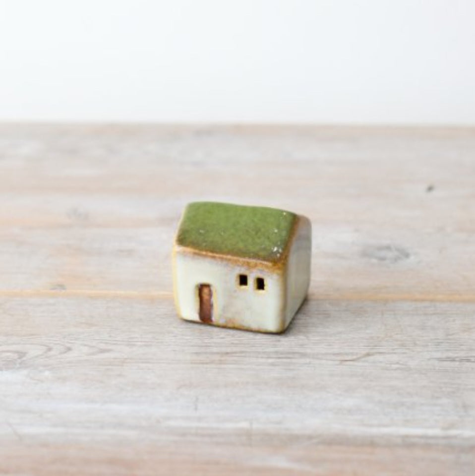 Geneva Minature Green LED House