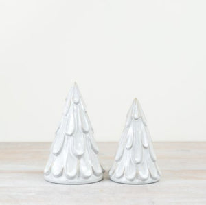 Scalloped Snowy Christmas Tree