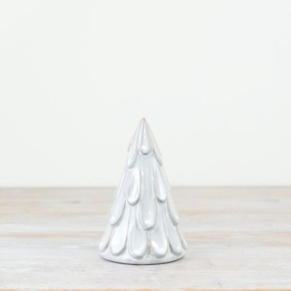 Scalloped Snowy Christmas Tree